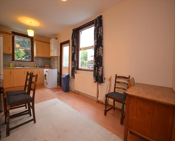 2 bedroom Property t...